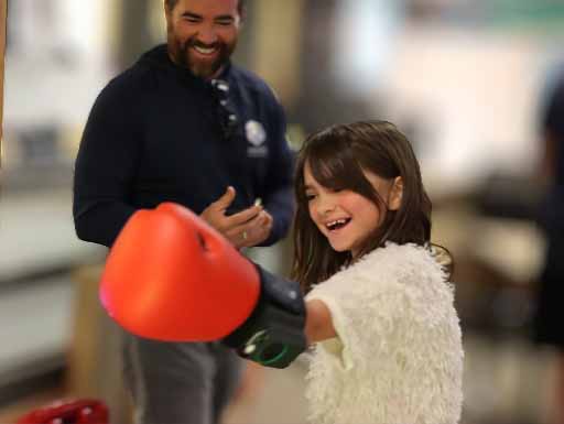 Punch-it boxing gloves toy